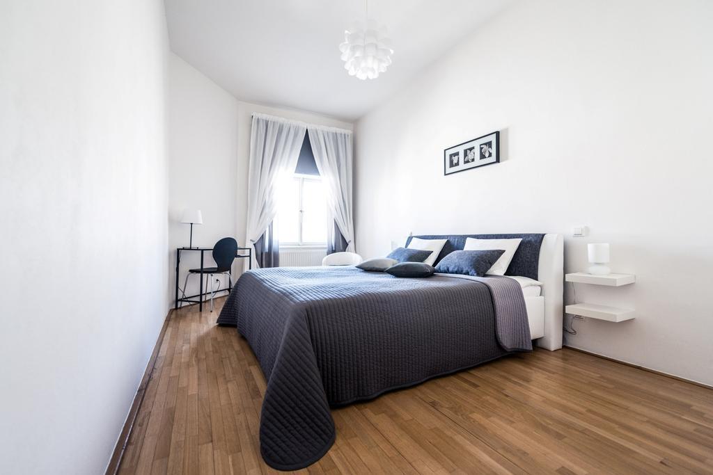 Modern Apartment Riegrovy Sady Praga Quarto foto