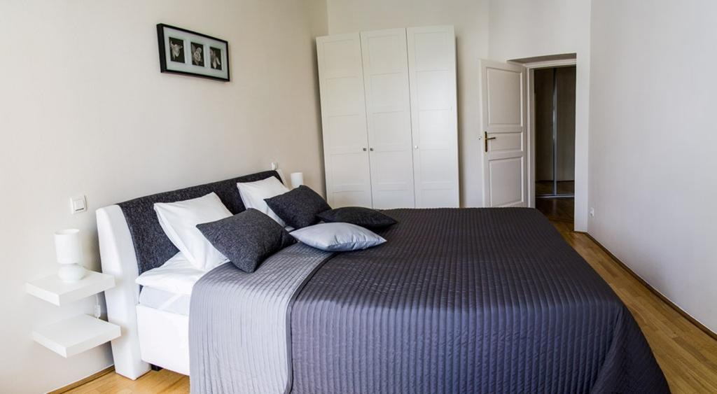 Modern Apartment Riegrovy Sady Praga Quarto foto